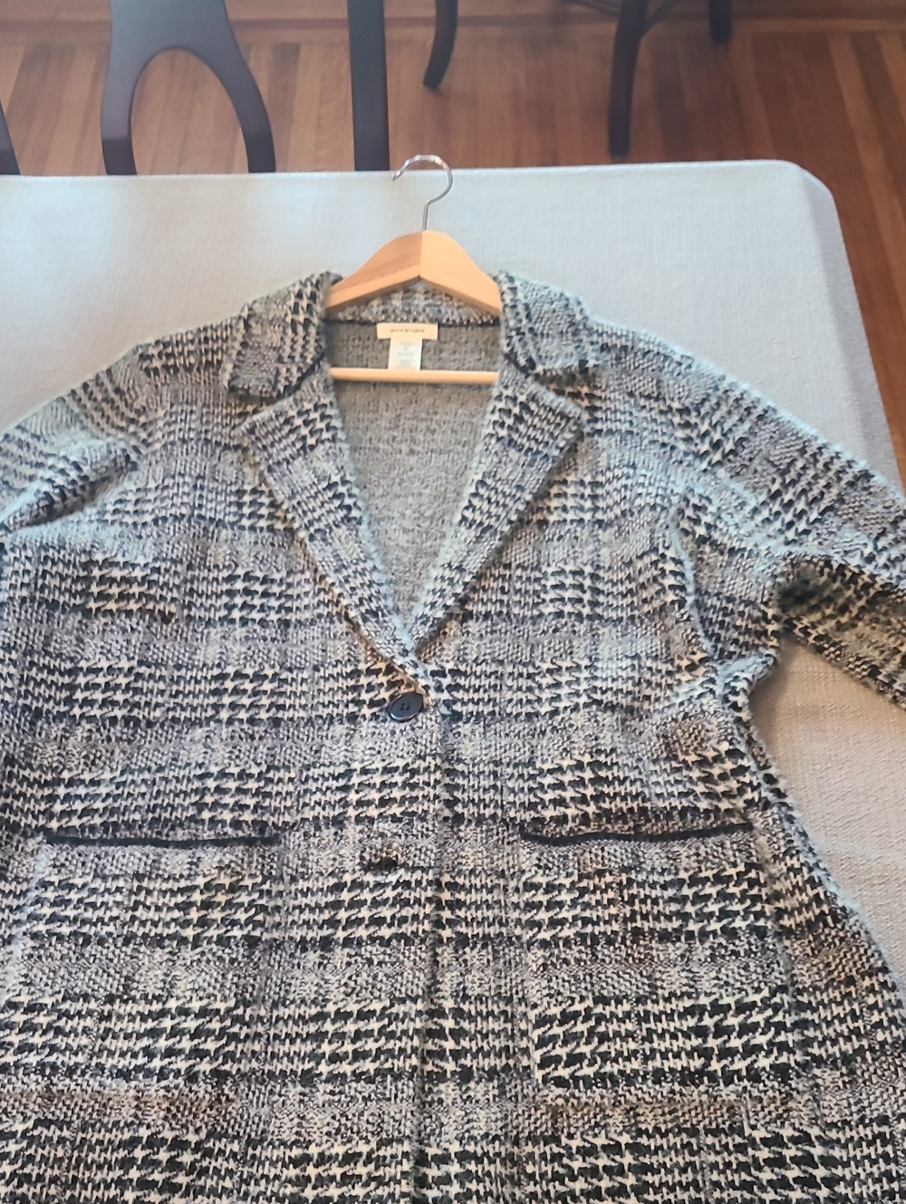 Max Studio Black and White Houndstooth Knit Blazer